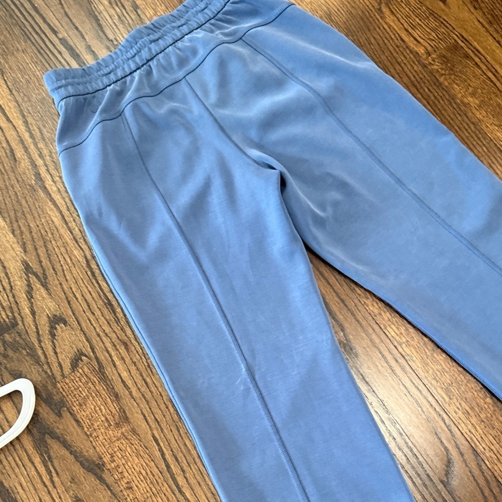 Lululemon Women’s High Waist Cropped Softreme Pants - Picture 7 of 10